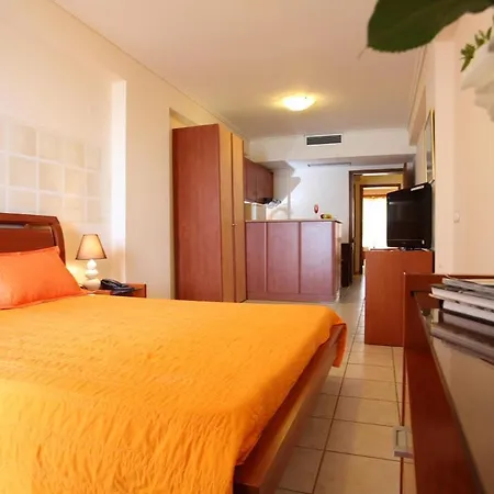 Grand Nefeli Hotel 4*